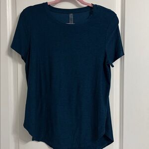 Beyond Yoga Featherweight On the Down Low Tee Size Medium